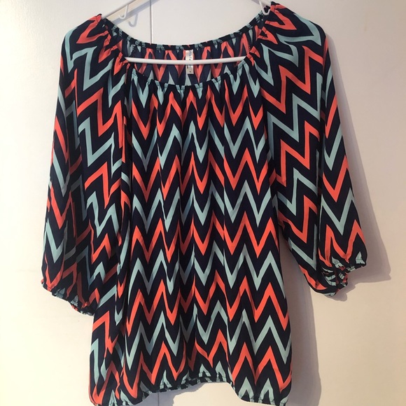 Tops - Chevron 3/4 sleeve shirt